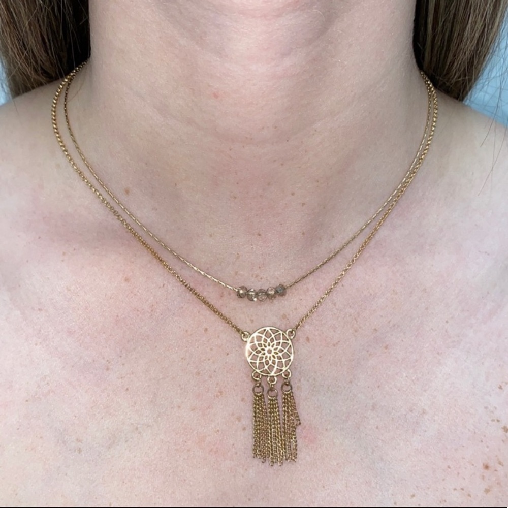 Women’s gold dream catcher necklace. One size.